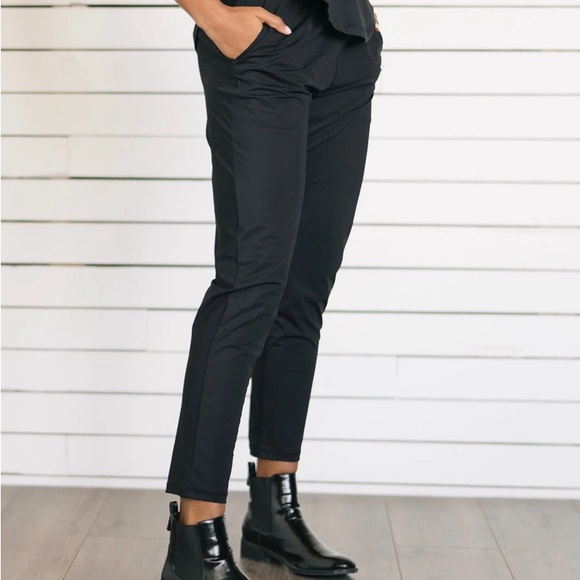 ZYIA Active Black Everyday Pants. Light, silky, stretchy fabric. #688 Size L - Picture 2 of 13